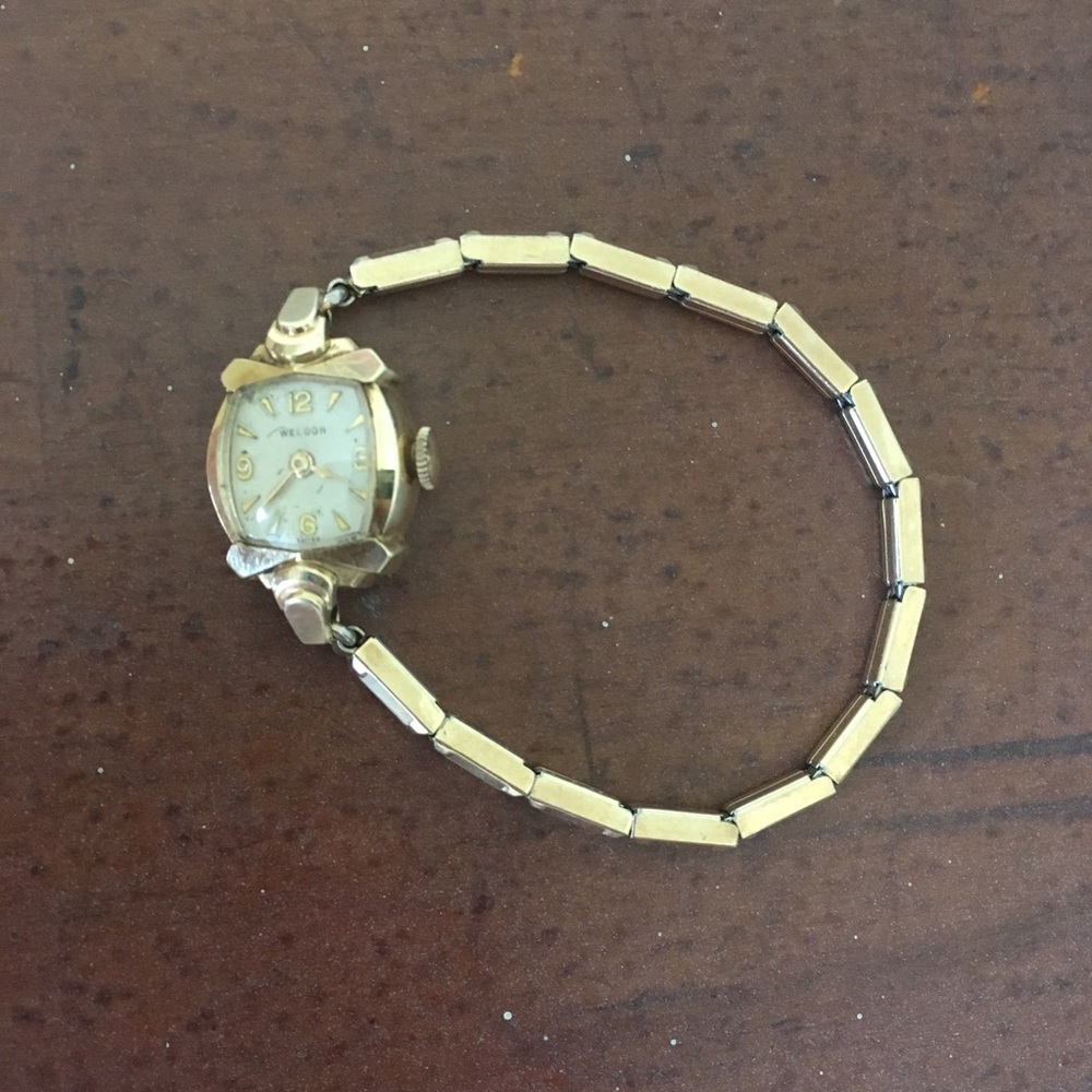 Vintage gold wind up watch